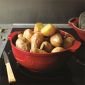 Керамичен съд за готвене и задушаване на картофи и зеленчуци Emile Henry Potato Pot 2 л, 25 см - цвят червен - 177527