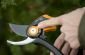 Лозарска ножица с разминаващи се остриета Fiskars SmartFit P68 111610 - 53428