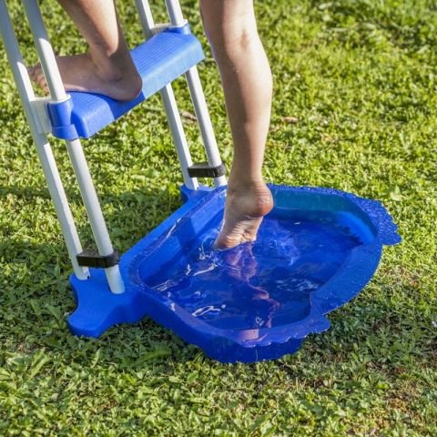 Ваничка Gre за почистване на крака