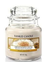 Ароматна свещ в малък буркан Yankee Candle Spiced White Cocoa