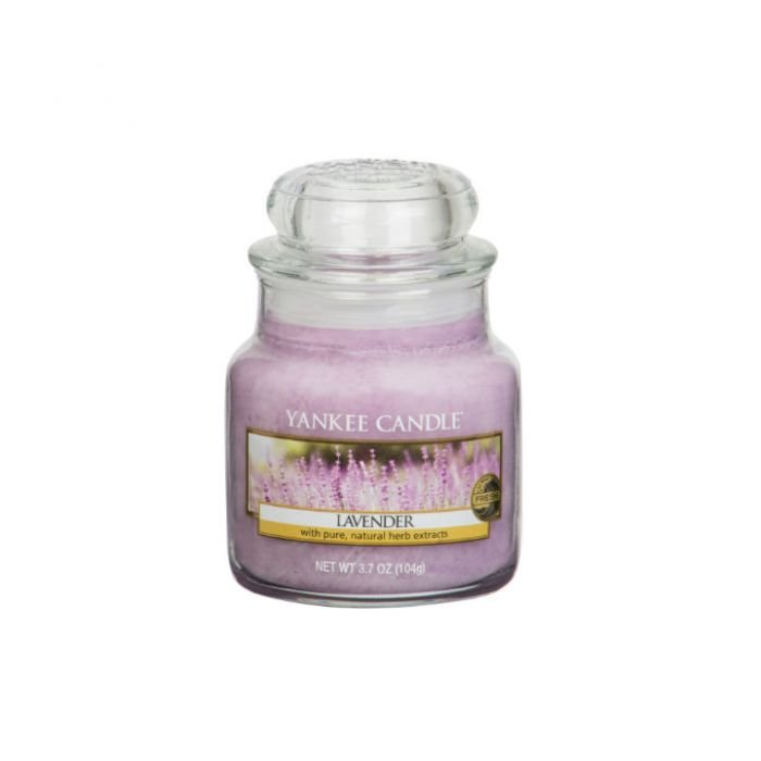 Ароматна свещ в малък буркан Yankee Candle Lavender