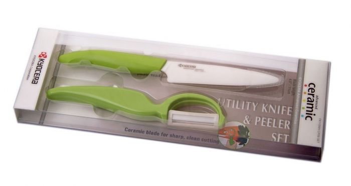 Комплект от керамични нож и белачка в подаръчна опаковка Kyocera FK-110 WH-BK + CP-10-NBK - зелен