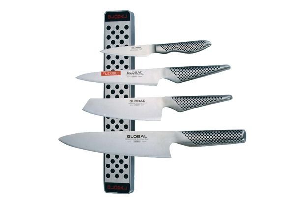 Комплект от четири ножа с магнитна поставка Global 
