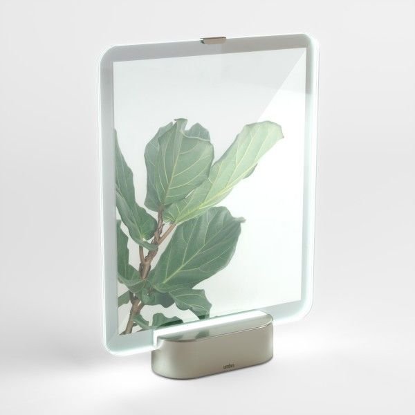 Рамка за снимки с LED светлина Umbra Glo, 20/25 см