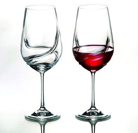Kомплект 2 бр. чаши от кристалин за червено вино Bohemia Crystalex Turbulence 550 мл