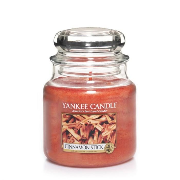 Ароматна свещ в среден буркан Yankee Candle Cinnamon stick