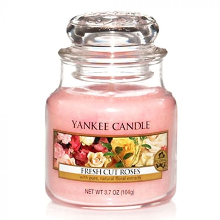 Ароматна свещ в малък буркан Yankee Candle Fresh cut Roses
