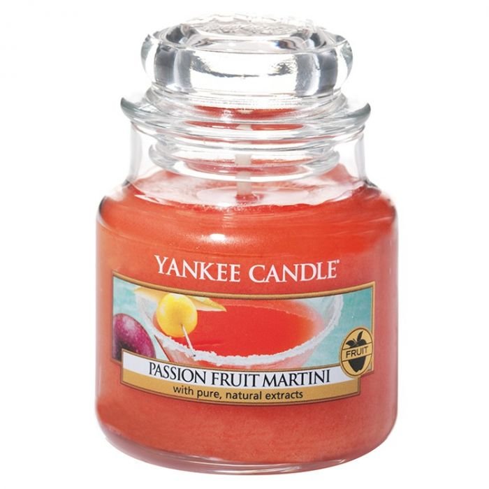 Ароматна свещ в малък буркан Yankee Candle Passion fruit martini