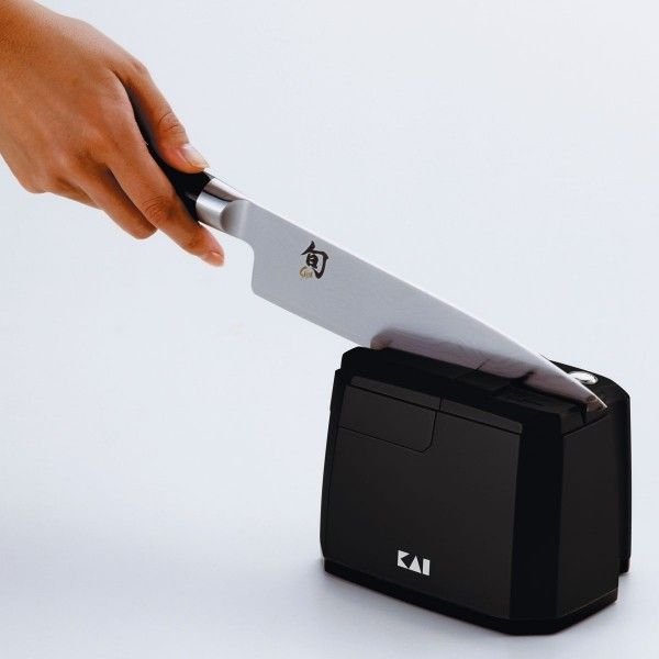 Електрическо устройство за заточване на кухненски ножове KAI AP-118